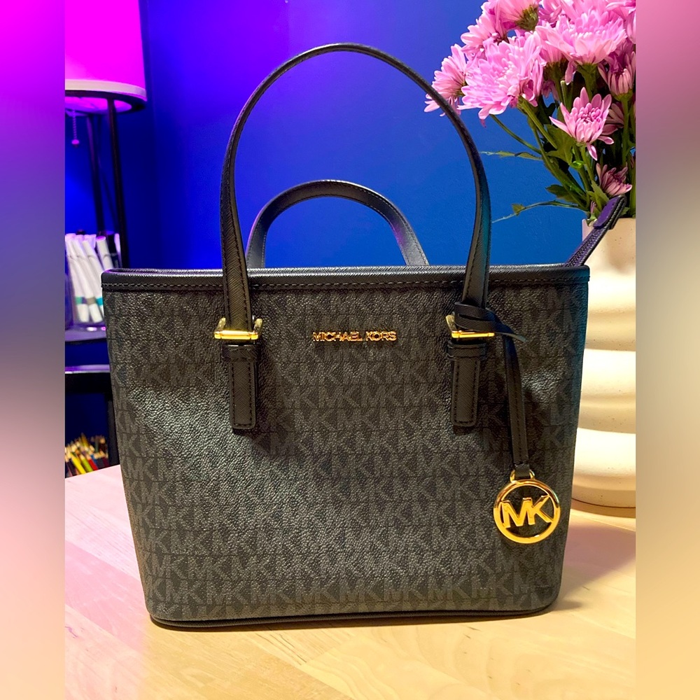 Michael Kors Jet Set Purse